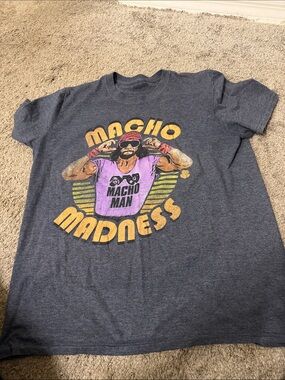 Macho Madness Graphic Men's T-Shirt - Gray